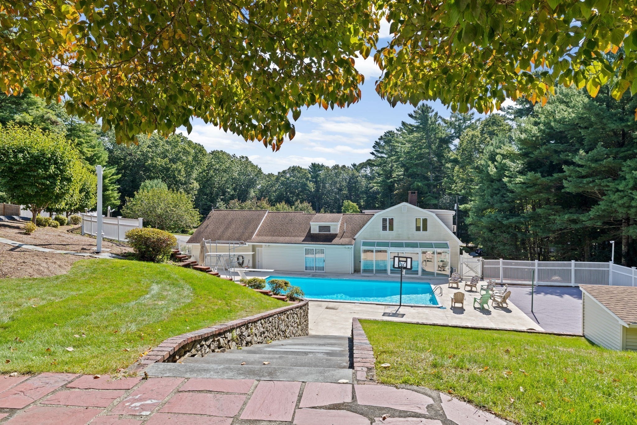 18 James Rd
