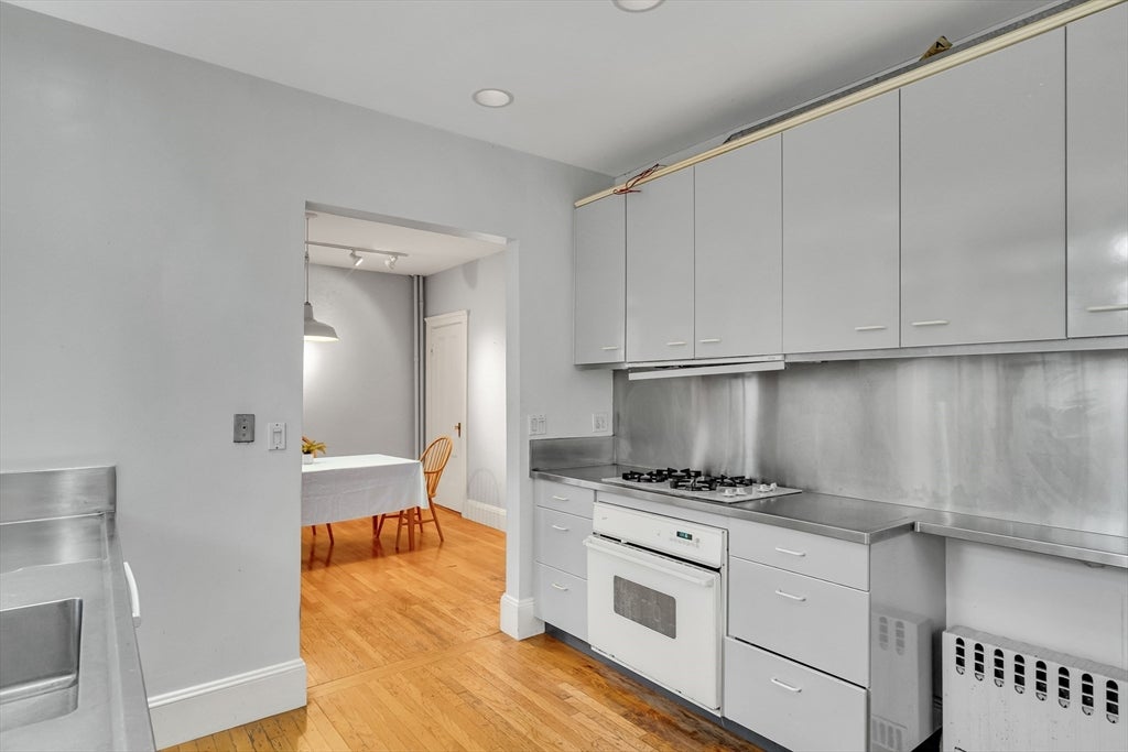 16 Harris St, Brookline, MA, 16 Harris St, Brookline, MA Photo #7