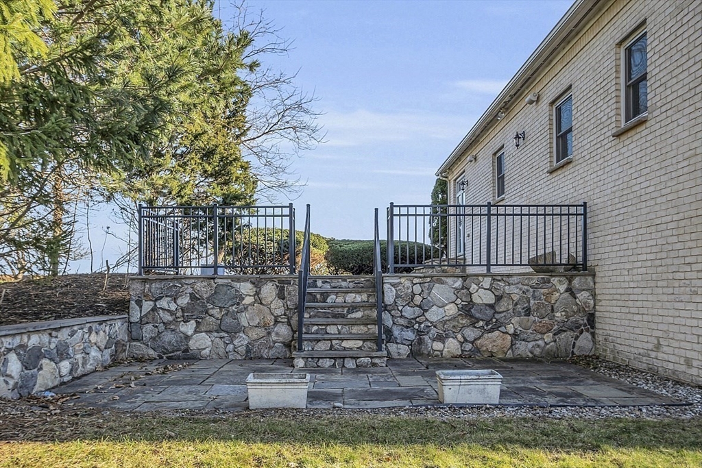 3 Cliff St