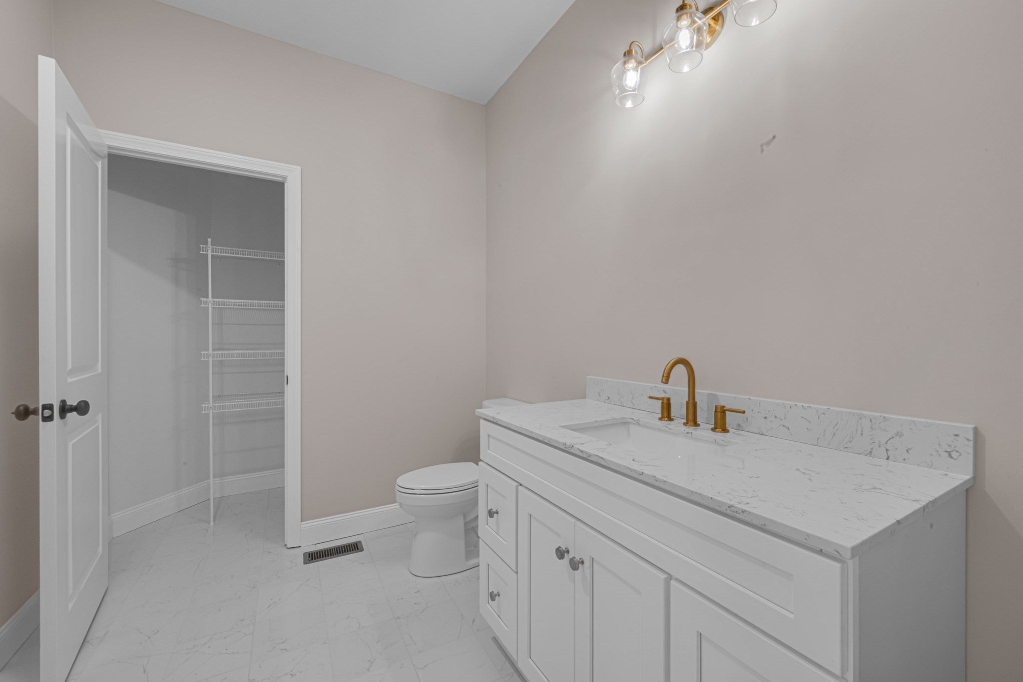 765 Massachusetts Avenue #B, Lunenburg, MA Photo #14