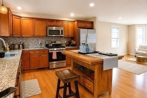 82 Franklin St 82