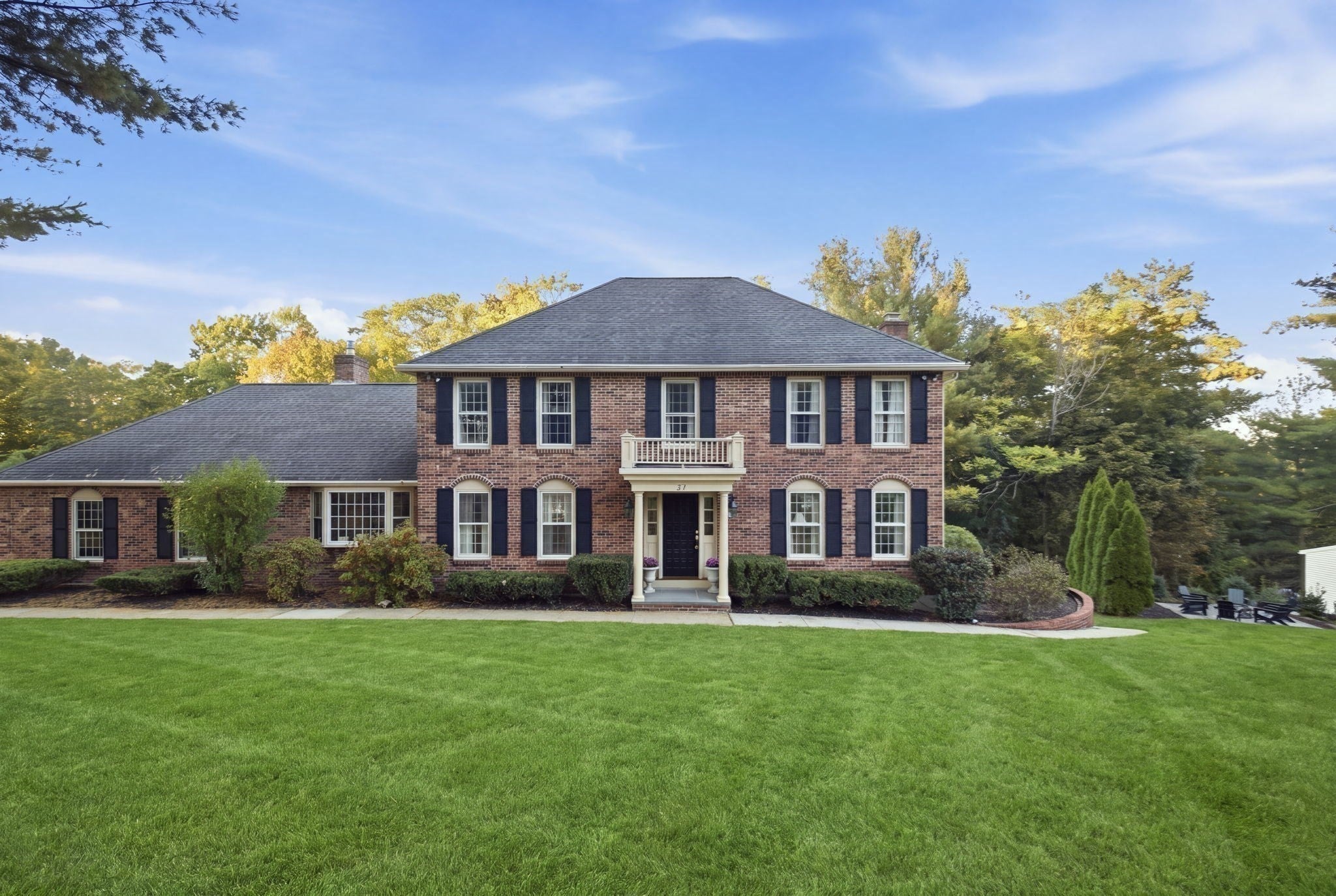Photo of 37 Smithshire Est, Andover, MA