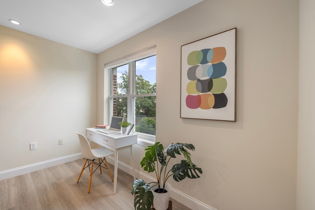 320 Rindge Ave 303