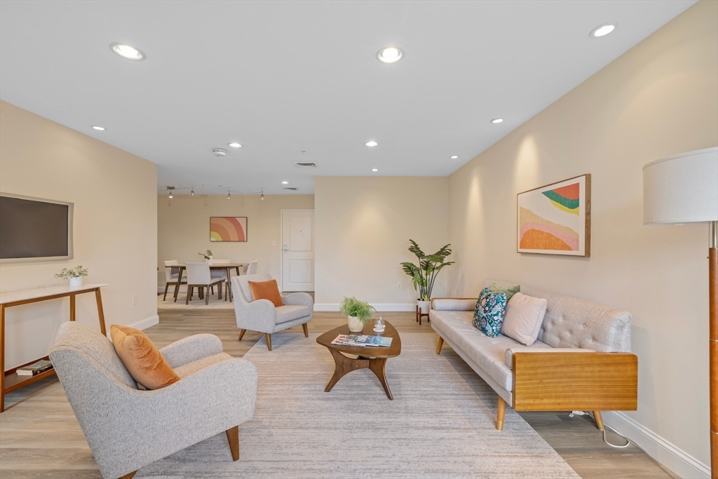 320 Rindge Ave 303