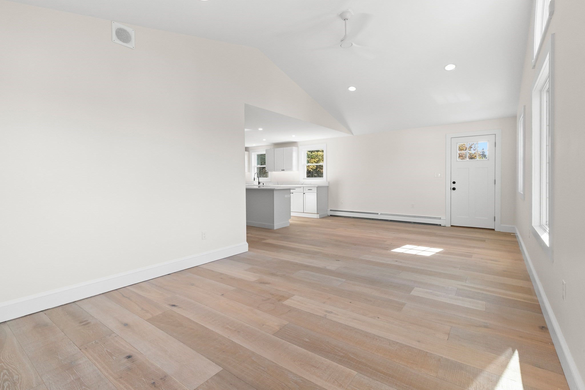 16 Reynard Street #2, Gloucester, MA Photo #11