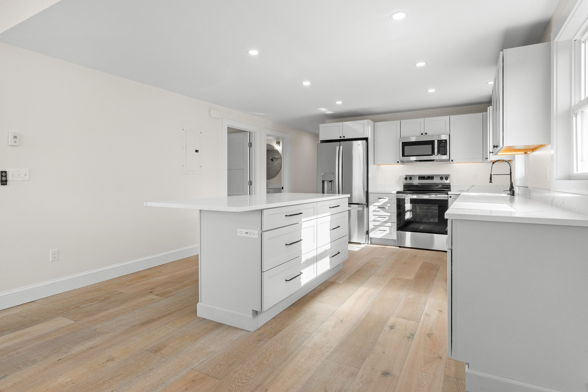 16 Reynard Street #2, Gloucester, MA Photo #3
