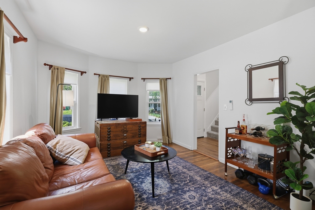 23 Plain St