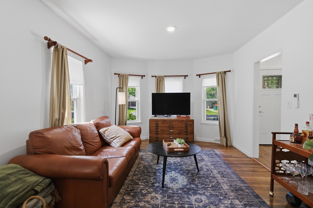 23 Plain St