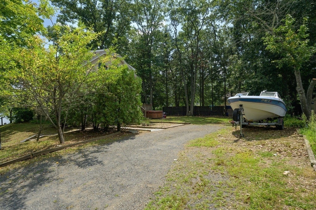 180 Lake Dr, Springfield, MA, 180 Lake Dr, Springfield, MA Photo #38