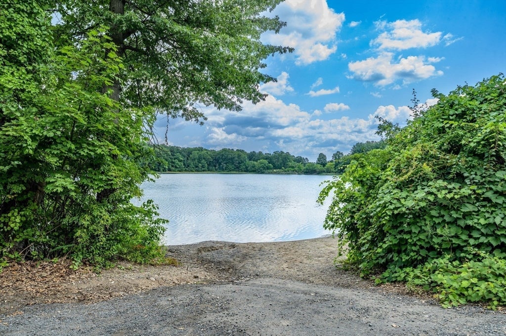 180 Lake Dr, Springfield, MA, 180 Lake Dr, Springfield, MA Photo #34