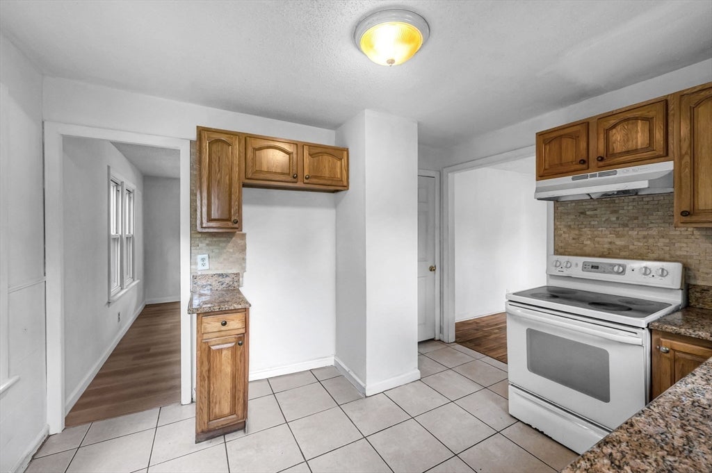 180 Lake Dr, Springfield, MA, 180 Lake Dr, Springfield, MA Photo #16