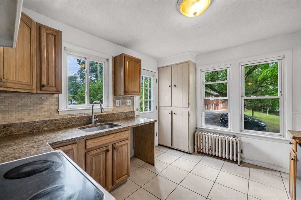 180 Lake Dr, Springfield, MA, 180 Lake Dr, Springfield, MA Photo #15
