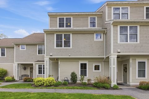 Photo of 2302 Juniper Circle #2302, North Andover, MA 01845 (MLS # 73520097)