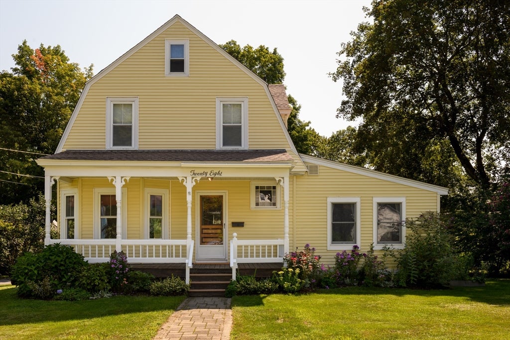 Photo of 28 Holt Road, Holden, MA
