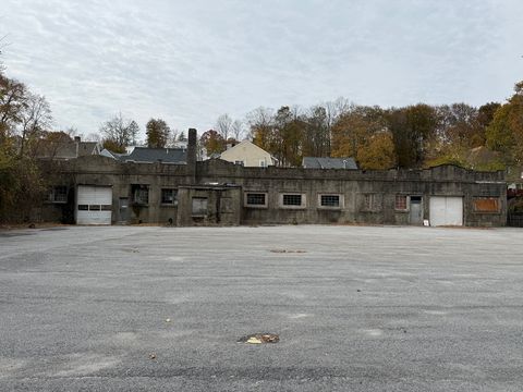 Photo of 22 Richmond Avenue, Worcester, MA 01602 (MLS # 73451775)