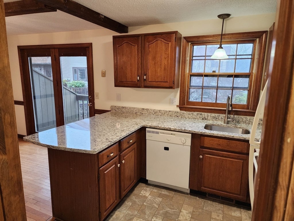 B7 Scotty Hollow Dr #B7, Chelmsford, MA, B7 Scotty Hollow Dr #B7, Chelmsford, MA Photo #4