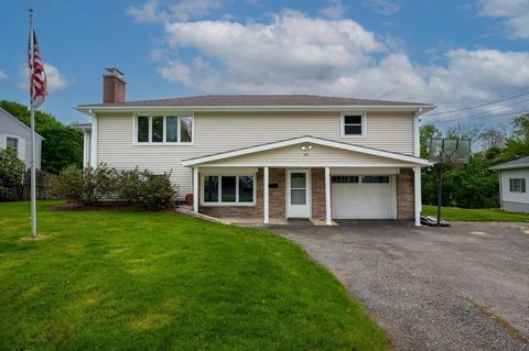 88 Harriet Ave Shrewsbury MA 01545