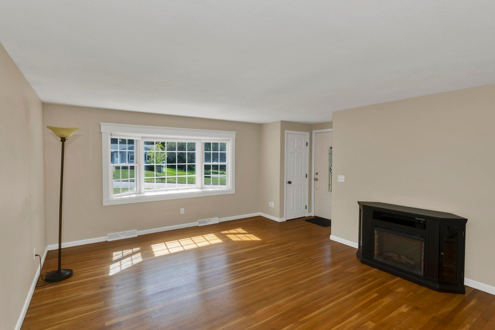 14 Echo Valley Dr, Hampden, MA Photo #4