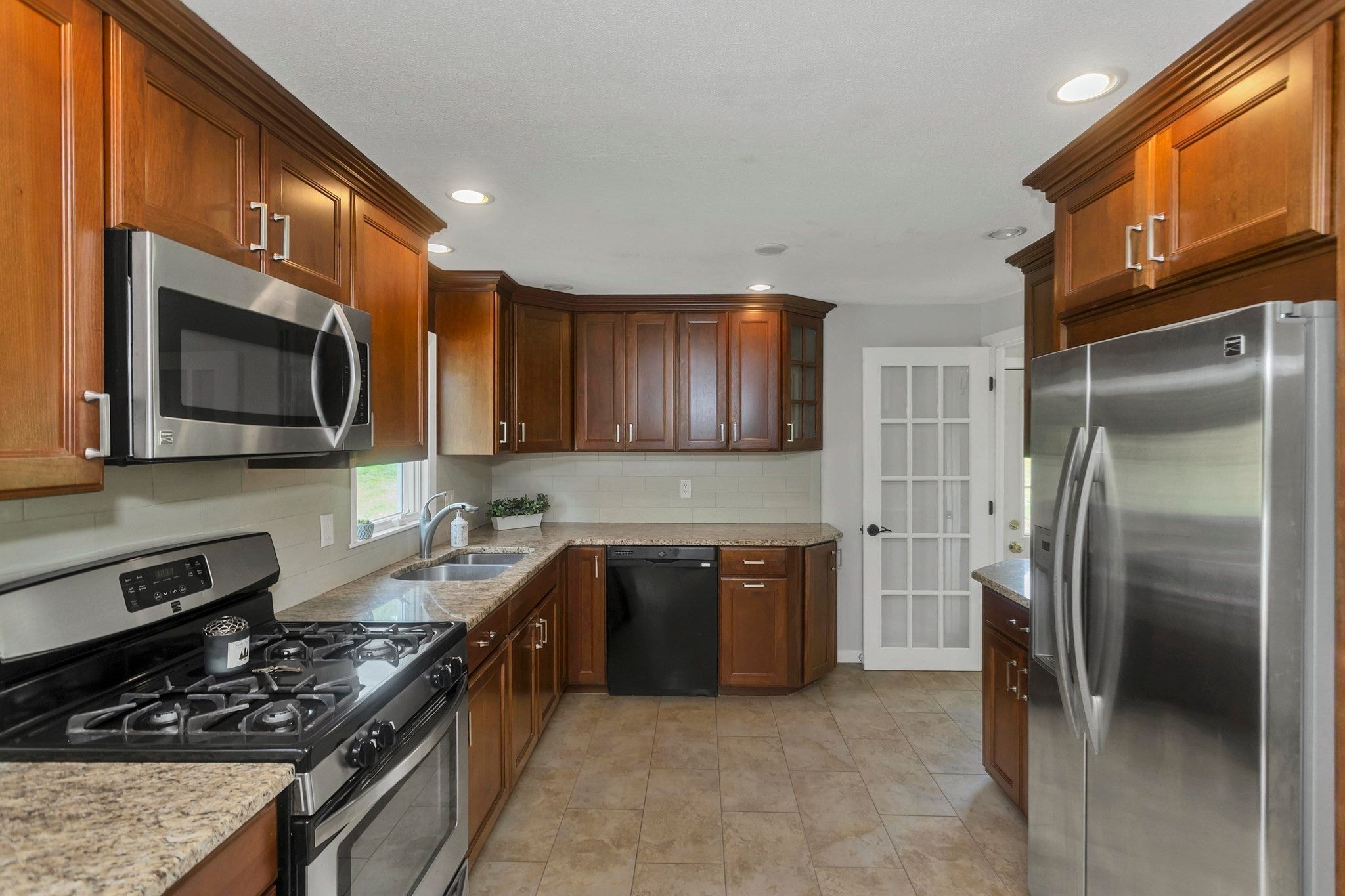 14 Echo Valley Dr, Hampden, MA Photo #10