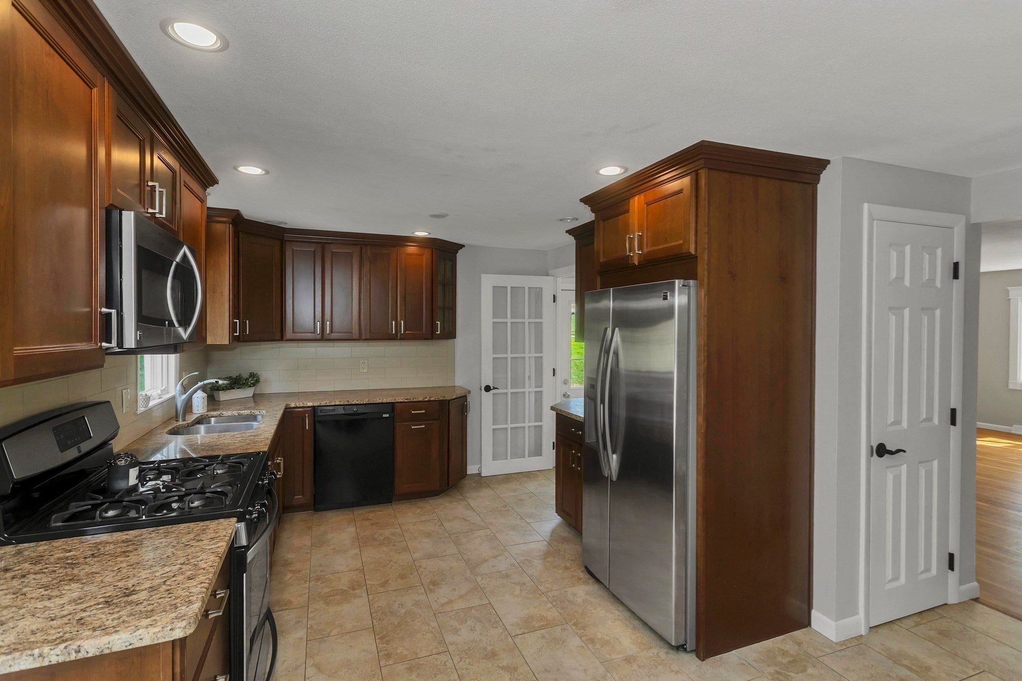 14 Echo Valley Dr, Hampden, MA Photo #9