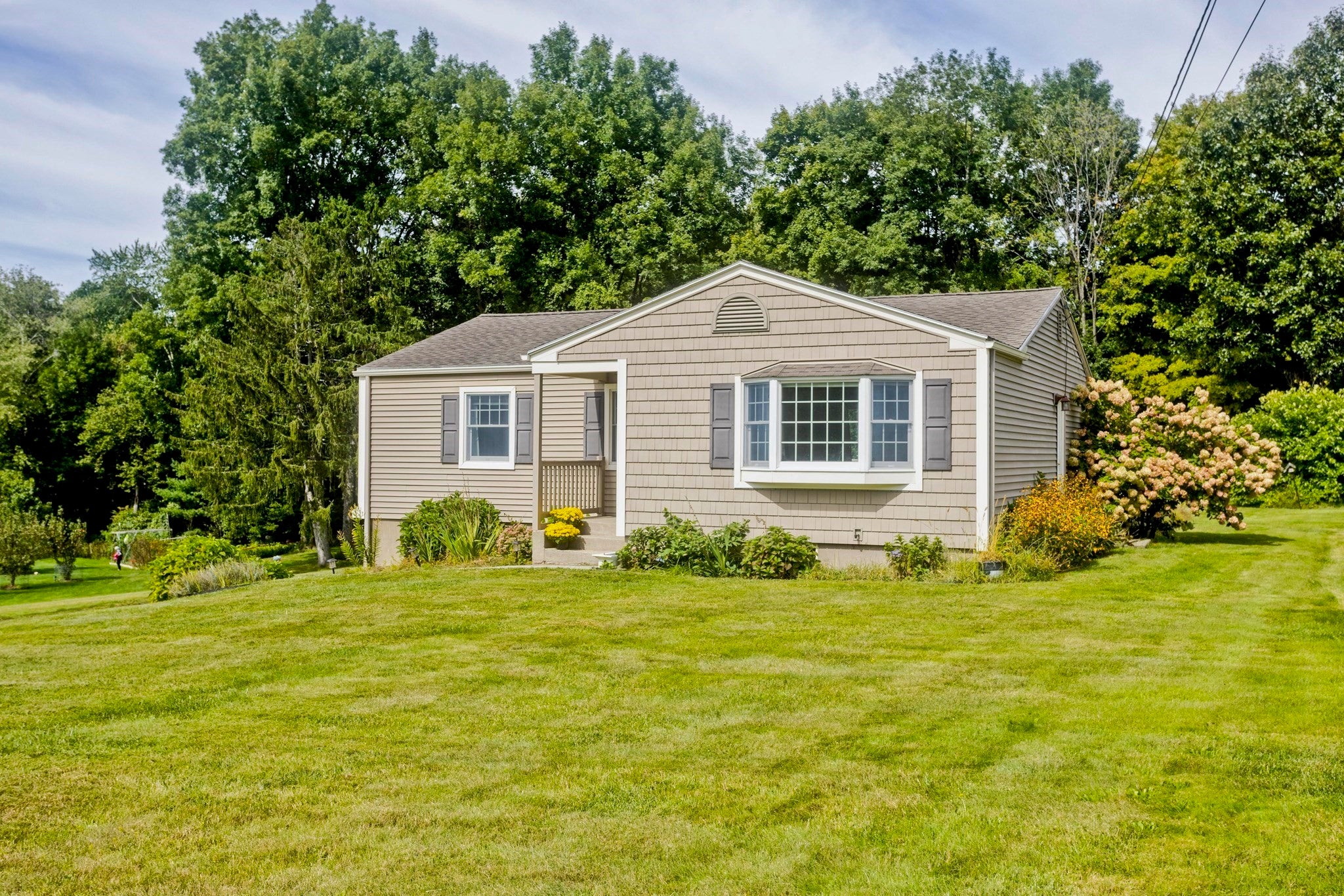 Photo of 14 Echo Valley Dr, Hampden, MA