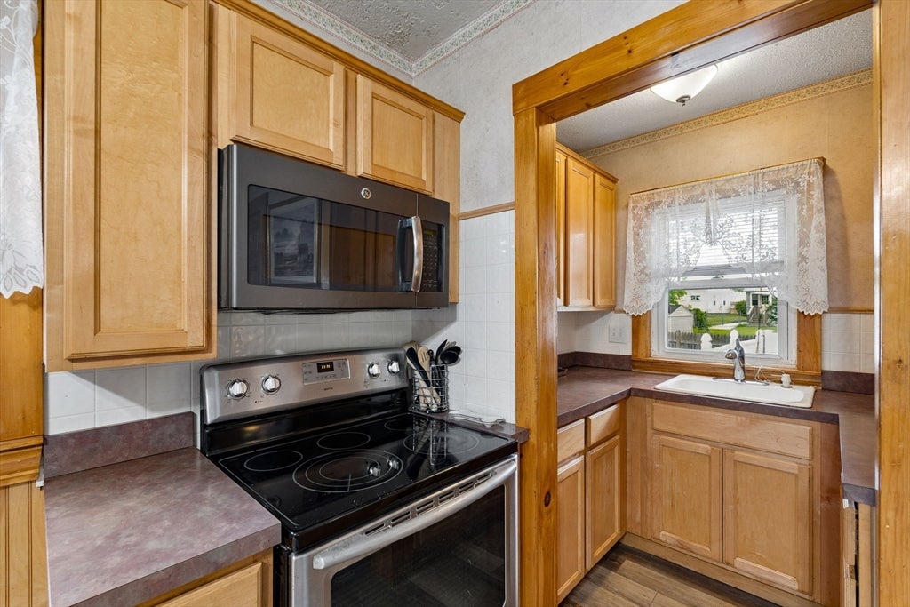 12 Leonard St, Milford, MA, 12 Leonard St, Milford, MA Photo #9