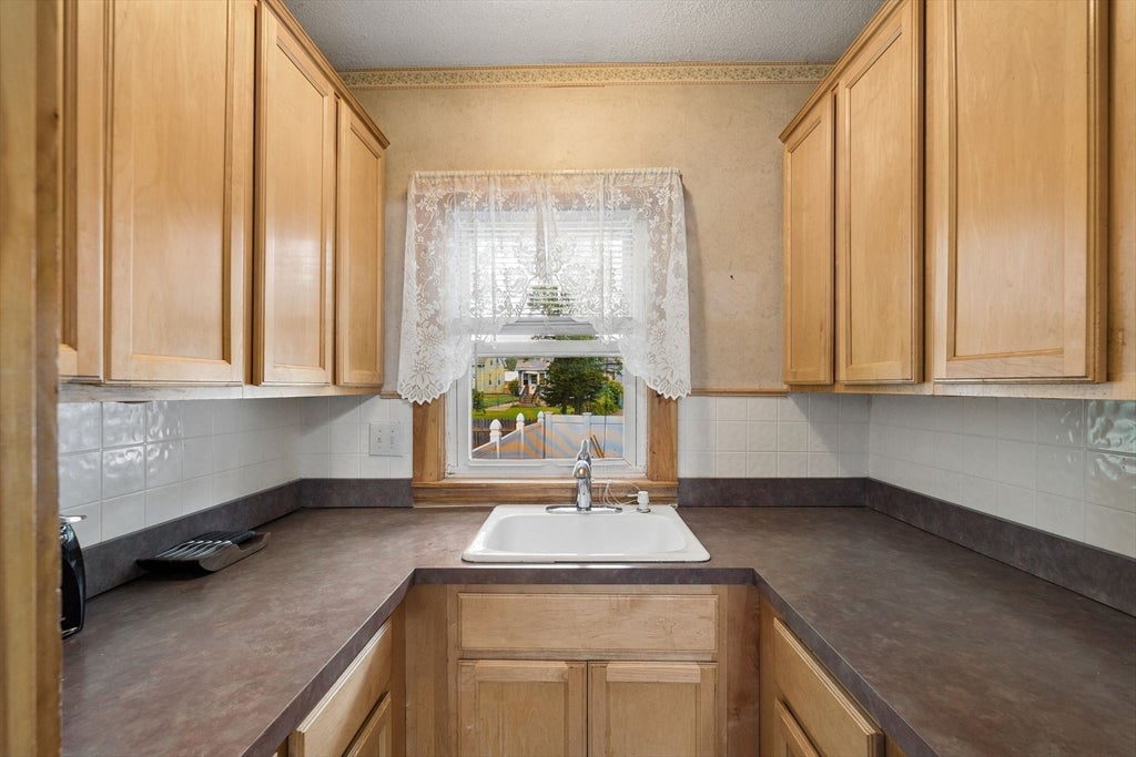 12 Leonard St, Milford, MA, 12 Leonard St, Milford, MA Photo #10