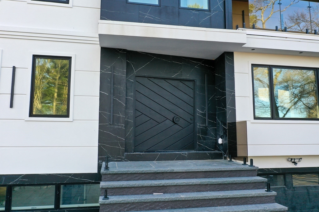883 Greendale Ave