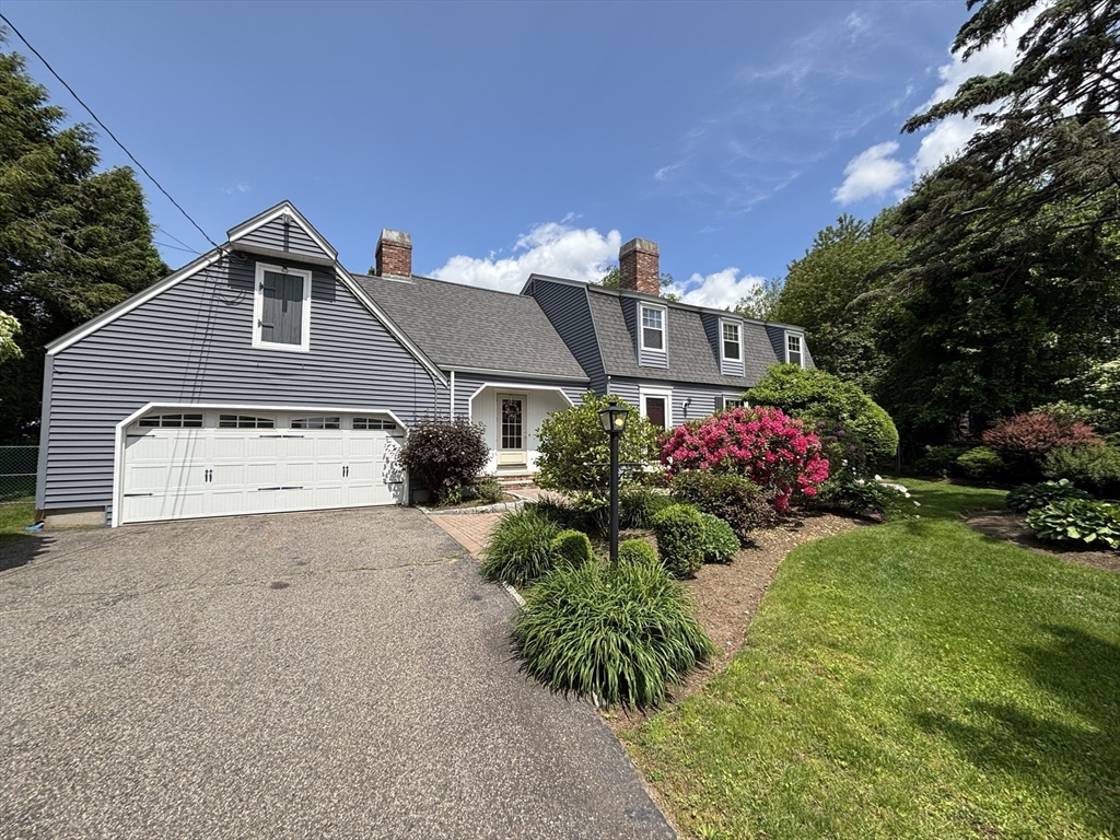 85 Rosewood Dr