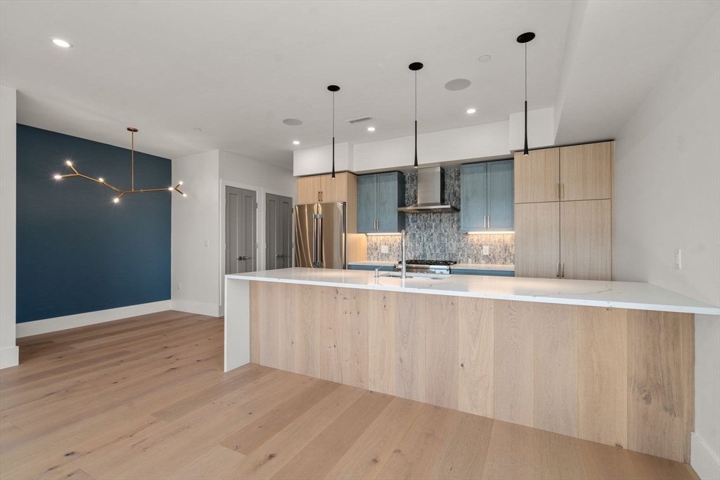 527 East 7th Street 6