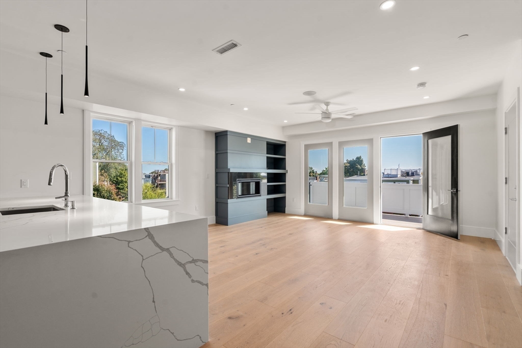 527 East 7th Street 6