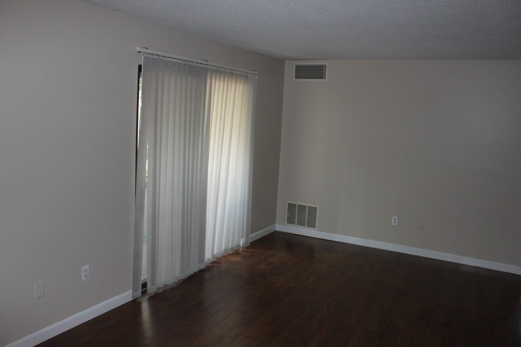 Natick, Massachusetts 01760, United States, 2 Bedrooms Bedrooms, ,1 BathroomBathrooms,Residential,Active,170593