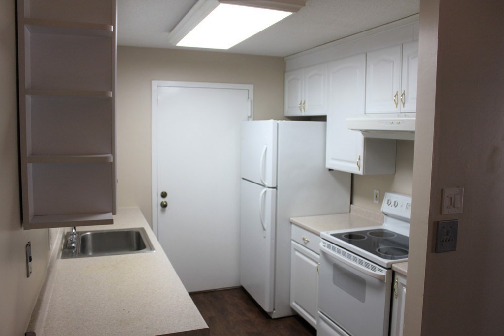 Natick, Massachusetts 01760, United States, 2 Bedrooms Bedrooms, ,1 BathroomBathrooms,Residential,Active,170593 Natick, Massachusetts 01760, United States, 2 Bedrooms Bedrooms, ,1 BathroomBathrooms,Residential,Active,170593