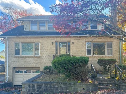 16 Shaw Ave Johnston RI 02919
