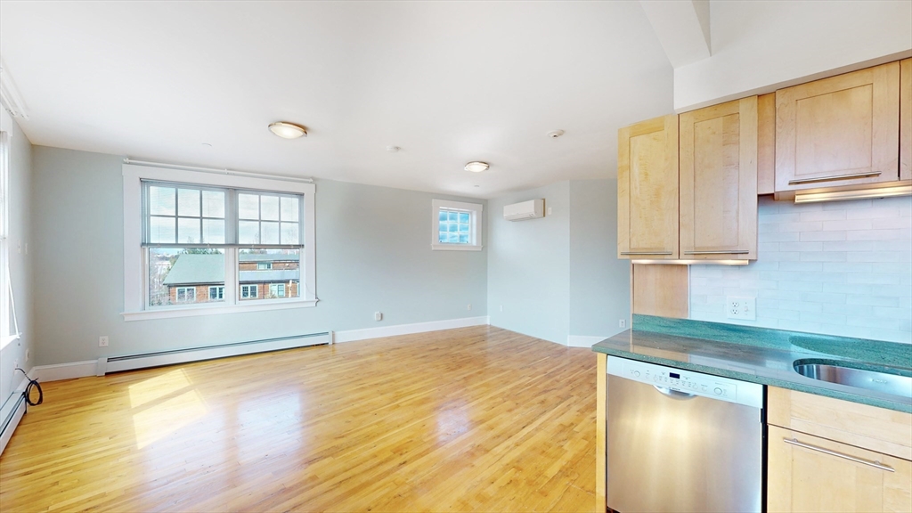 432 Norfolk St 4A