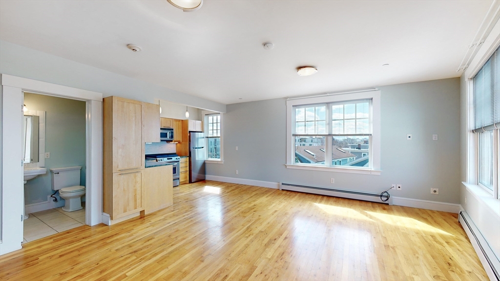432 Norfolk St 4A