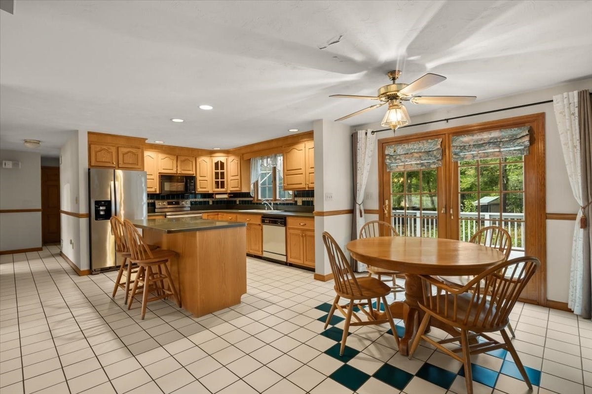 104 Leonard Farm Rd, Abington, MA Photo #5