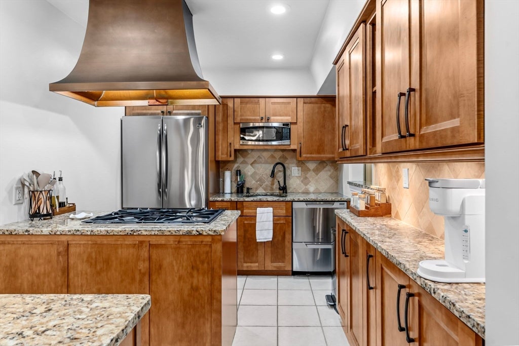30 Halifax Ct #G, Springfield, MA Photo #2