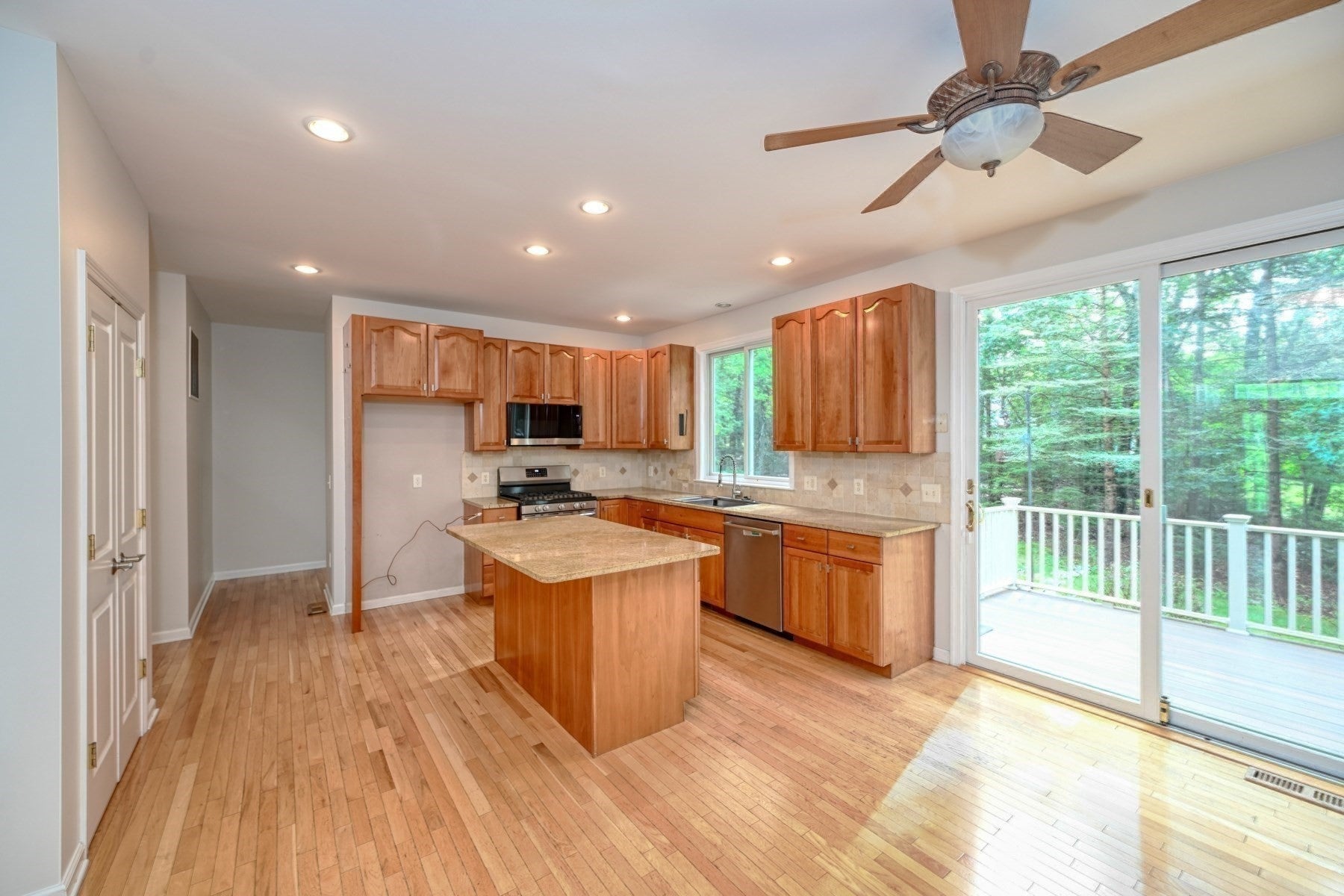 5 Bay Farm Ln, Grafton, MA, 5 Bay Farm Ln, Grafton, MA Photo #8
