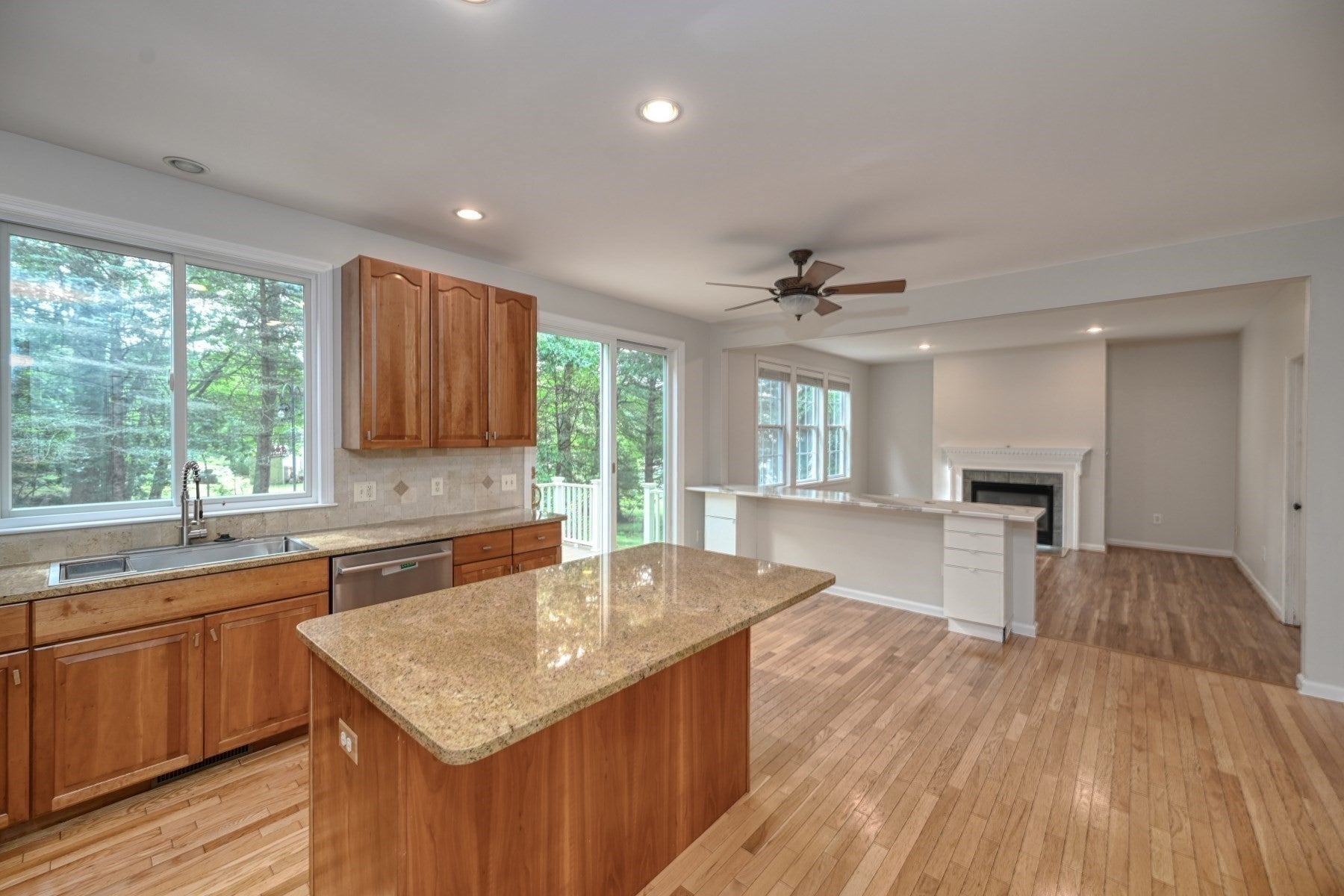 5 Bay Farm Ln, Grafton, MA, 5 Bay Farm Ln, Grafton, MA Photo #6