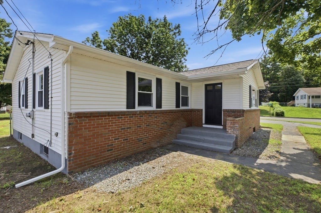 142 Olko Circle, Chicopee, MA, 142 Olko Circle, Chicopee, MA Photo #34