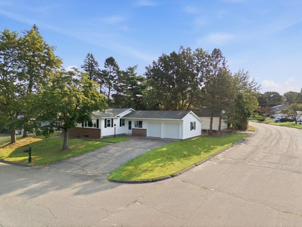 142 Olko Circle, Chicopee, MA, 142 Olko Circle, Chicopee, MA Photo #42