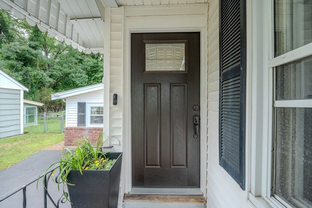 40 Oneida Ave, Brockton, MA, 40 Oneida Ave, Brockton, MA Photo #5