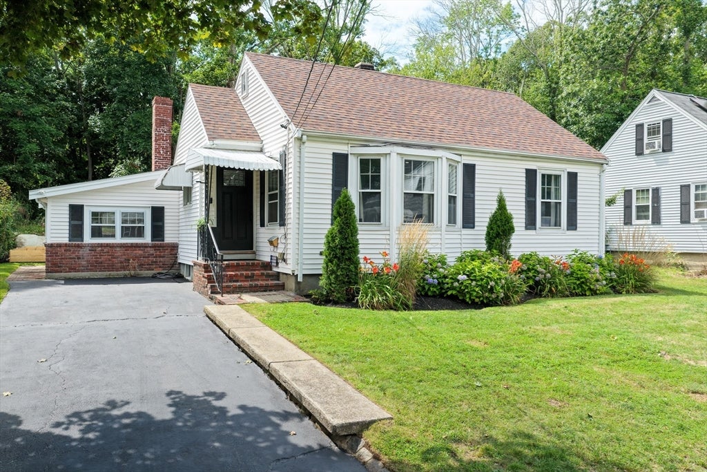 Photo of 40 Oneida Ave, Brockton, MA