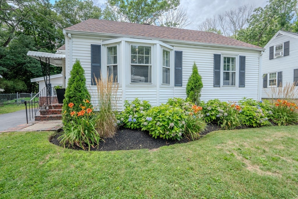 40 Oneida Ave, Brockton, MA, 40 Oneida Ave, Brockton, MA Photo #3