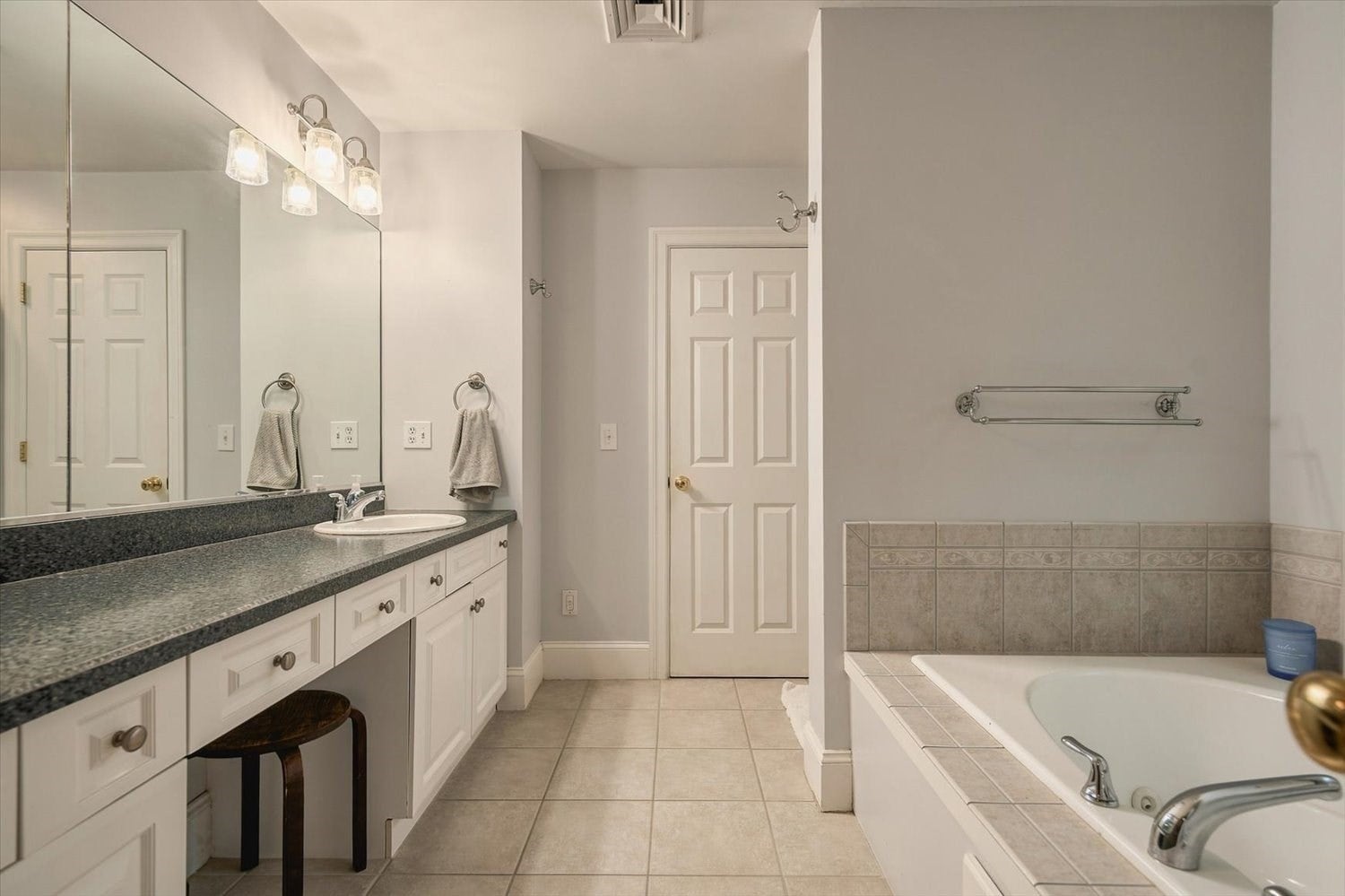 24 Monroe St, Amesbury, MA, 24 Monroe St, Amesbury, MA Photo #21