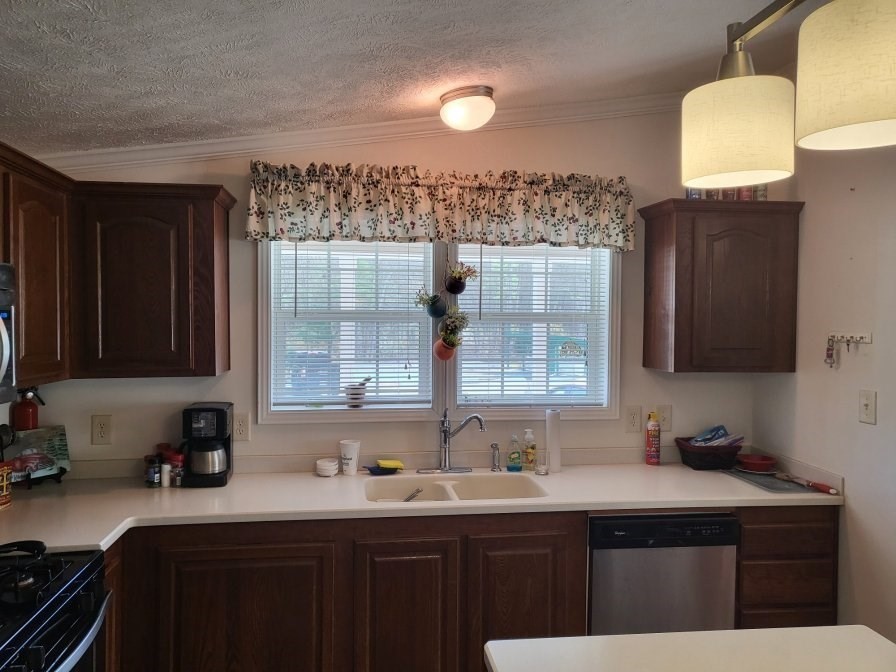 26 Redwood Dr