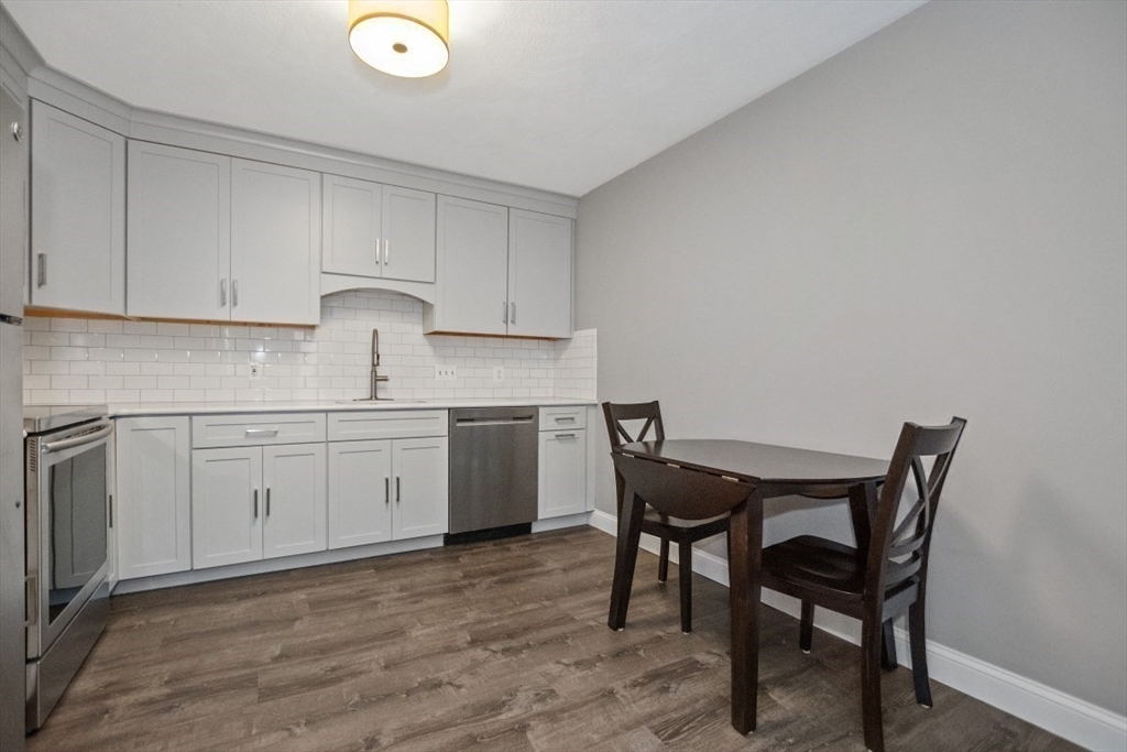 191-193 Bunker Hill St 105