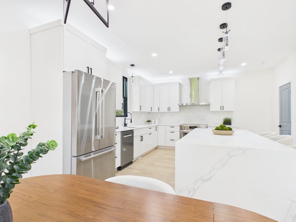 98 Evans Rd
