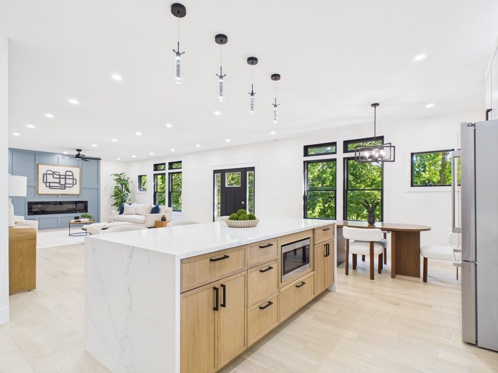 98 Evans Rd